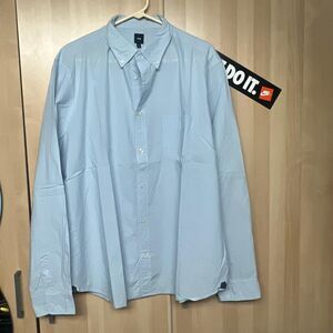 Gap Blue button down with thin stripes